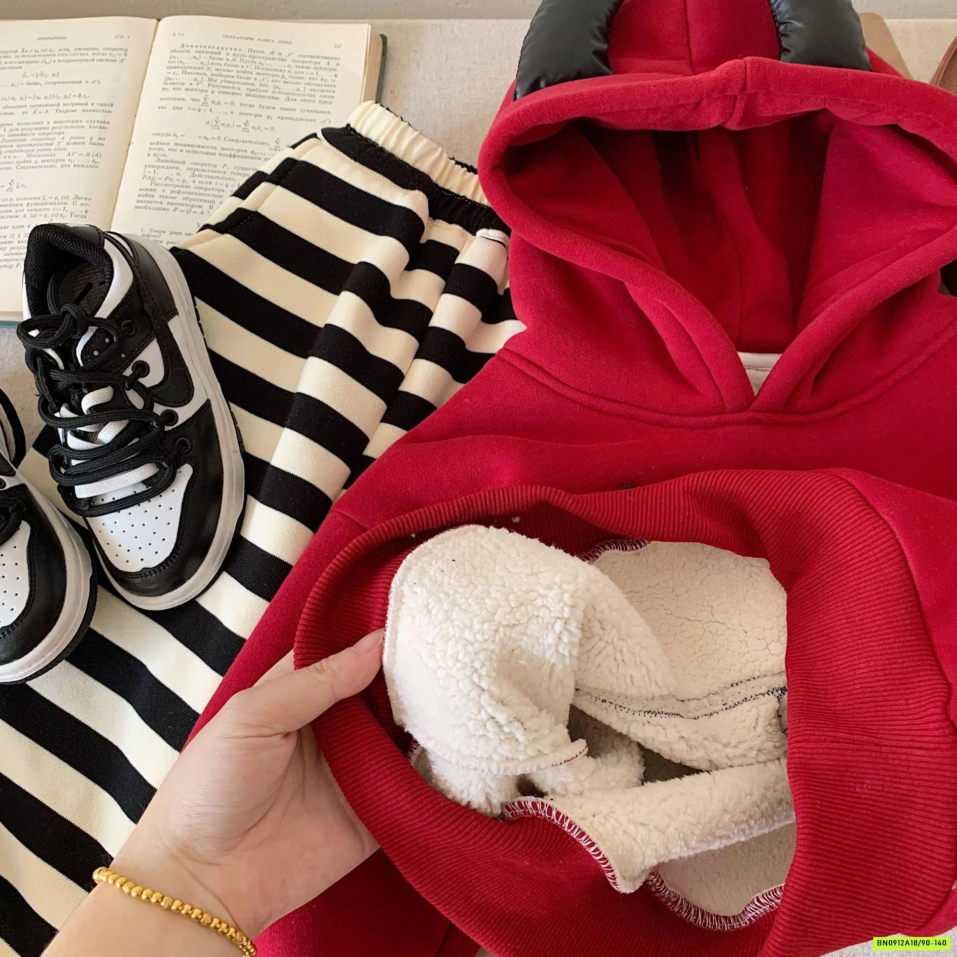 HOODIE ĐỎ IN CHỮ ĐEN