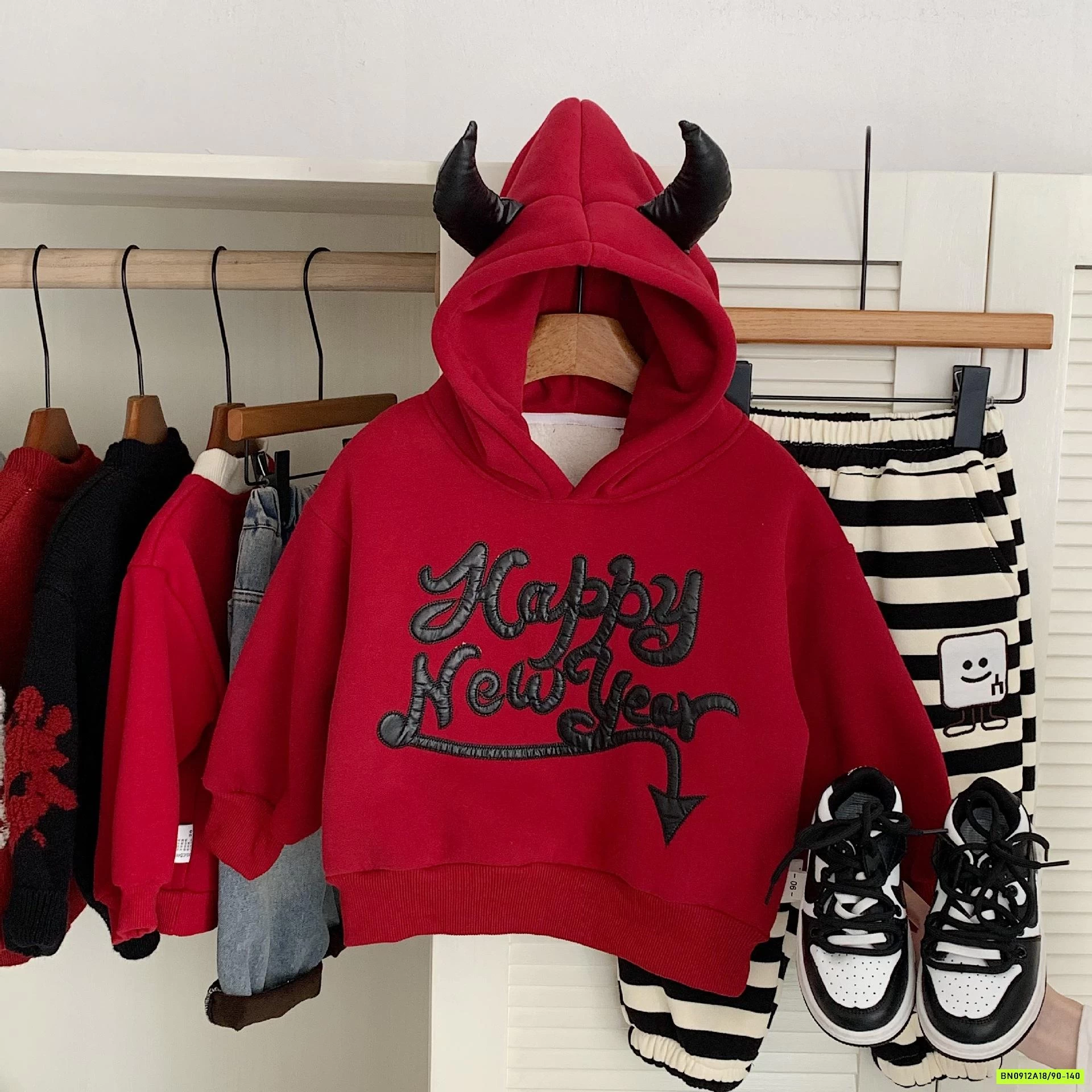 HOODIE ĐỎ IN CHỮ ĐEN