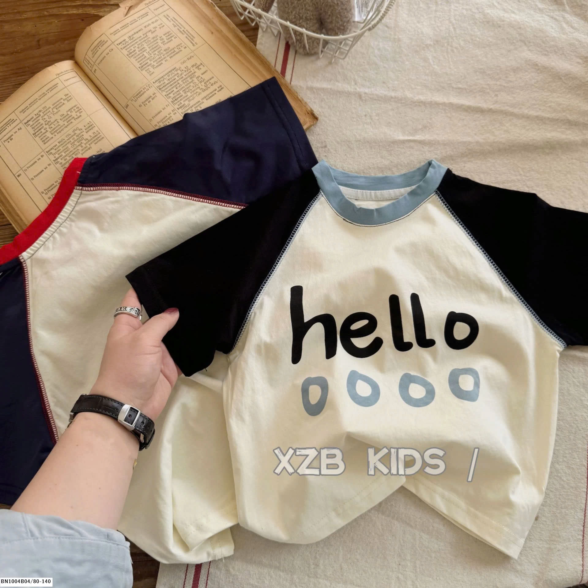 ÁO THUN HELLO PHỐI MÀU TAY