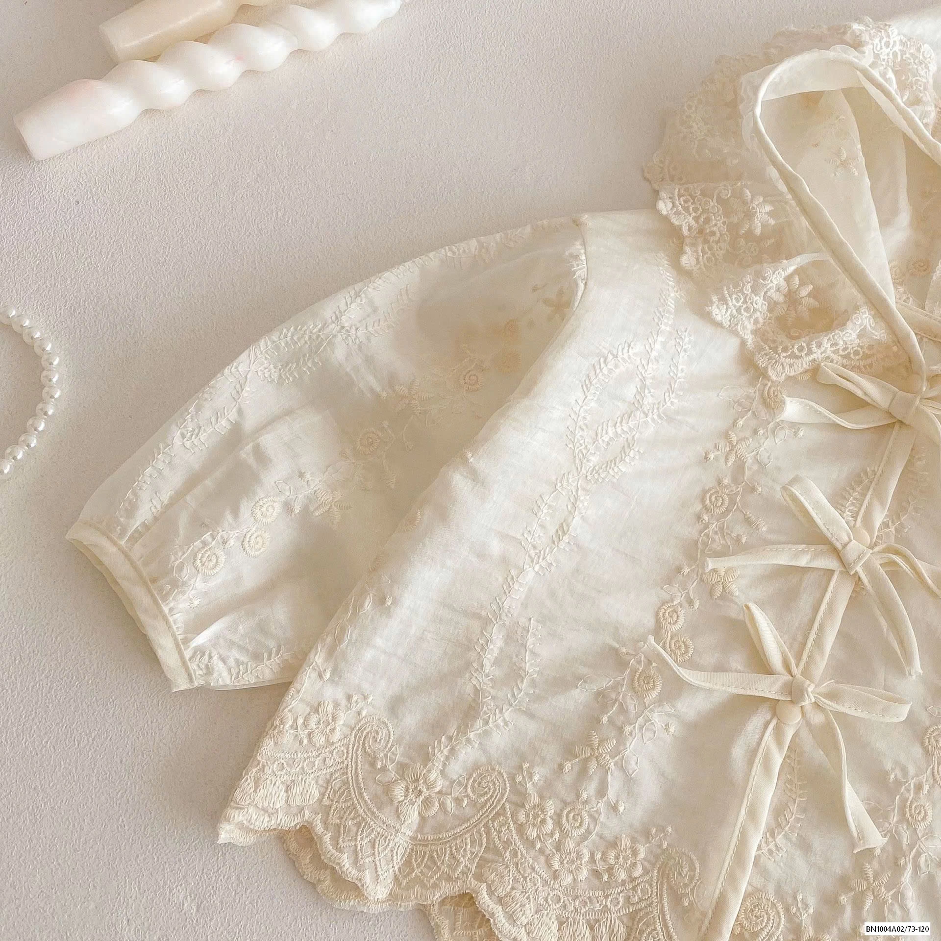 KHOÁC NẮNG THÊU VIỀN REN BÁNH BÈO