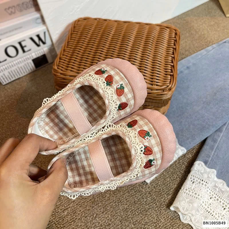 GIÀY TẬP ĐI DÂU TÂY