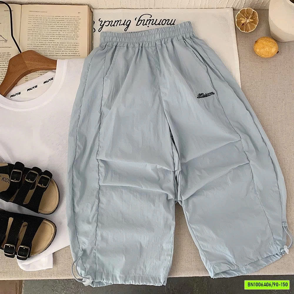 JOGGER GIÓ THÊU CHỮ