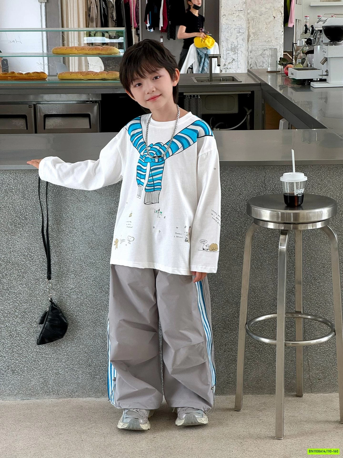 ÁO THUN IN HÌNH GIẢ KHĂN CHOÀNG