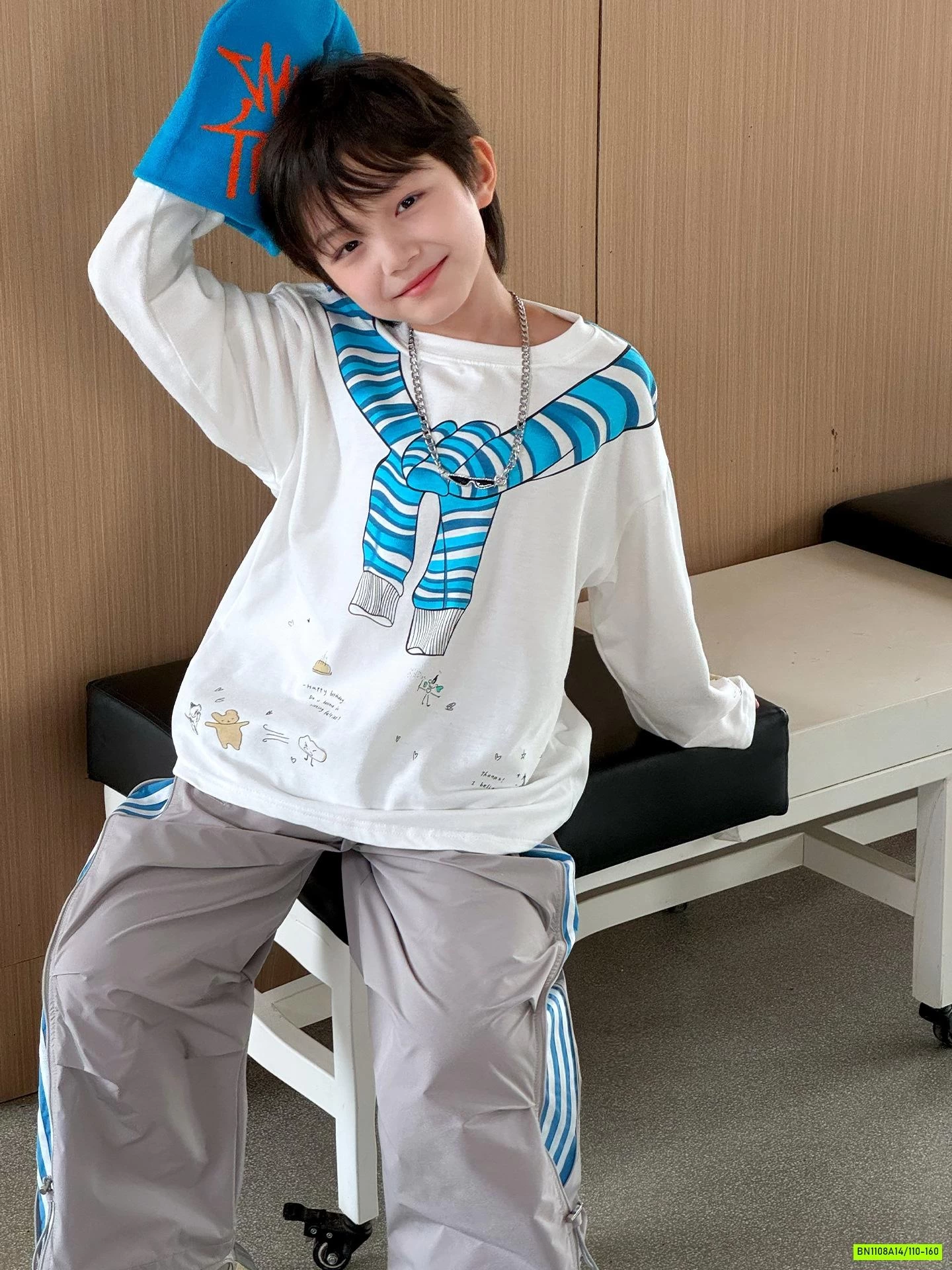 ÁO THUN IN HÌNH GIẢ KHĂN CHOÀNG