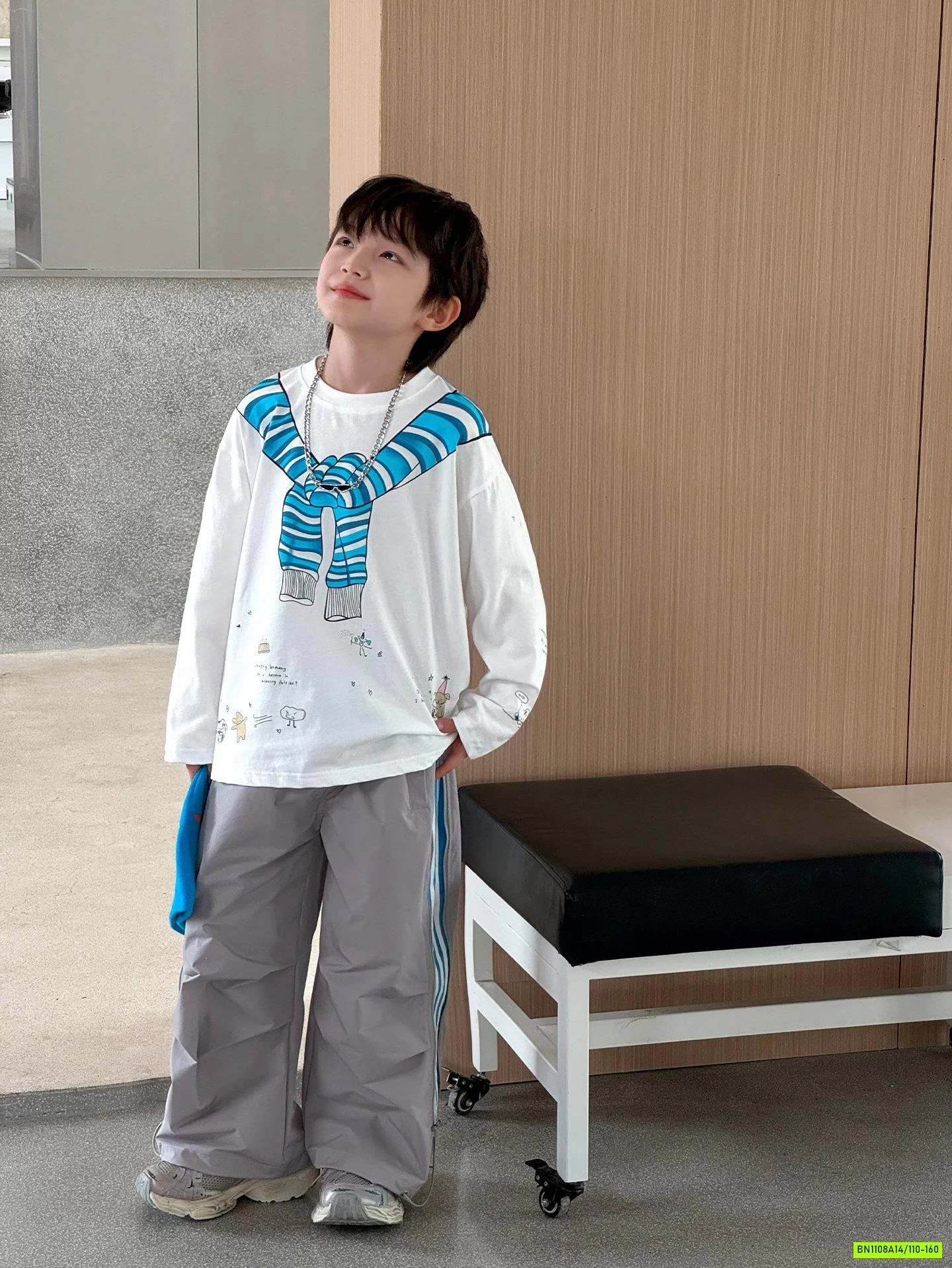 ÁO THUN IN HÌNH GIẢ KHĂN CHOÀNG