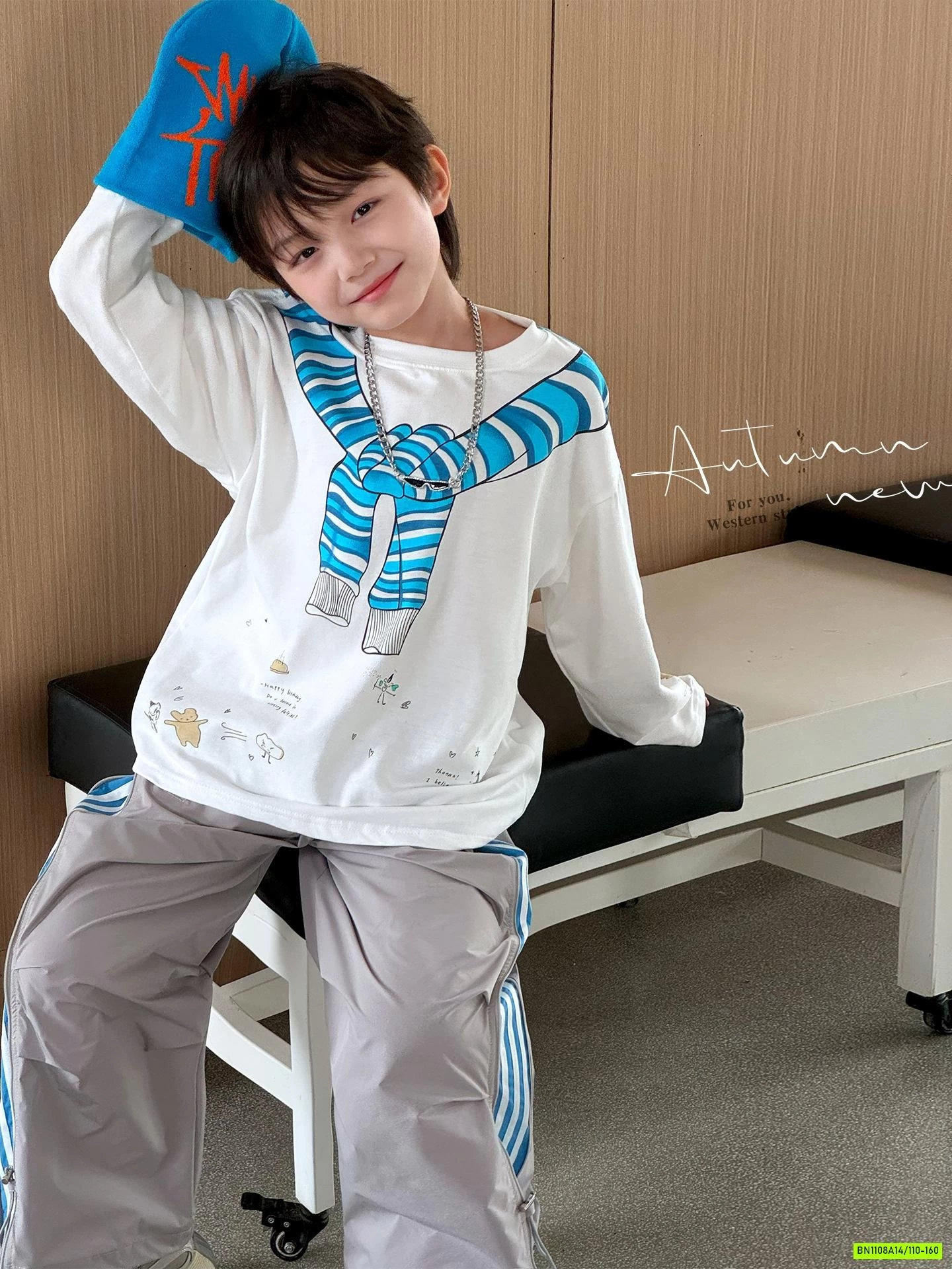 ÁO THUN IN HÌNH GIẢ KHĂN CHOÀNG