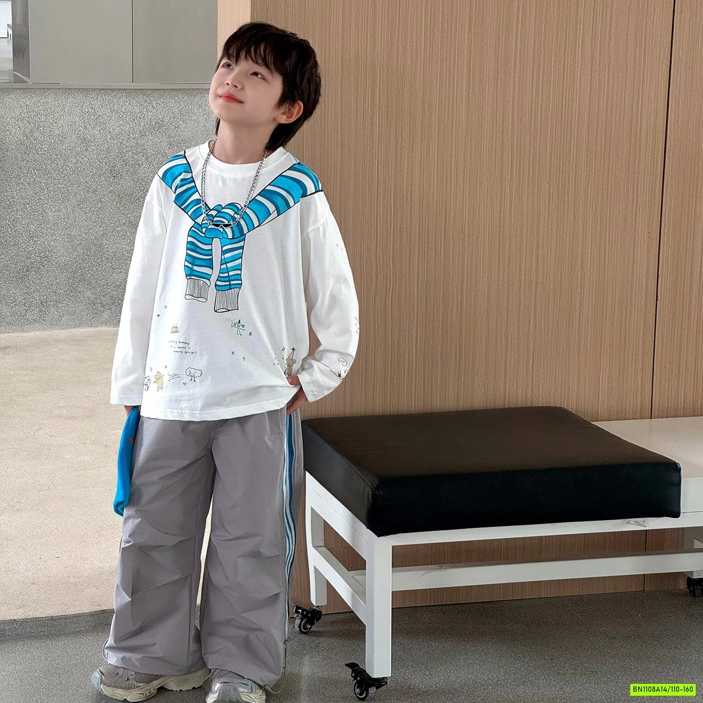 ÁO THUN IN HÌNH GIẢ KHĂN CHOÀNG