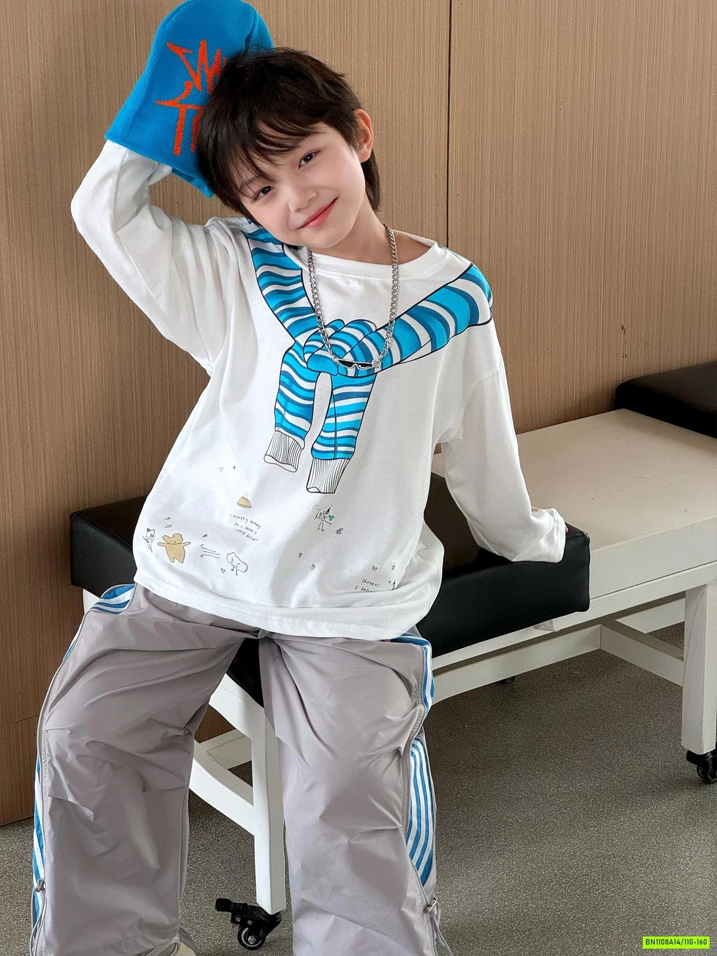 ÁO THUN IN HÌNH GIẢ KHĂN CHOÀNG