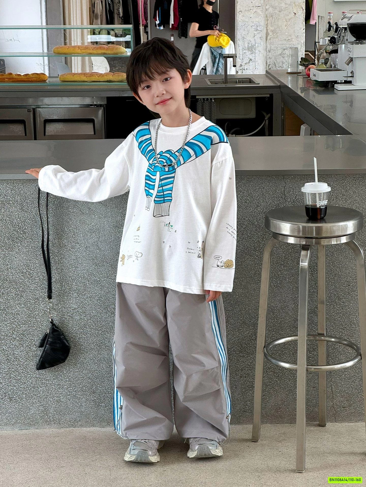 ÁO THUN IN HÌNH GIẢ KHĂN CHOÀNG