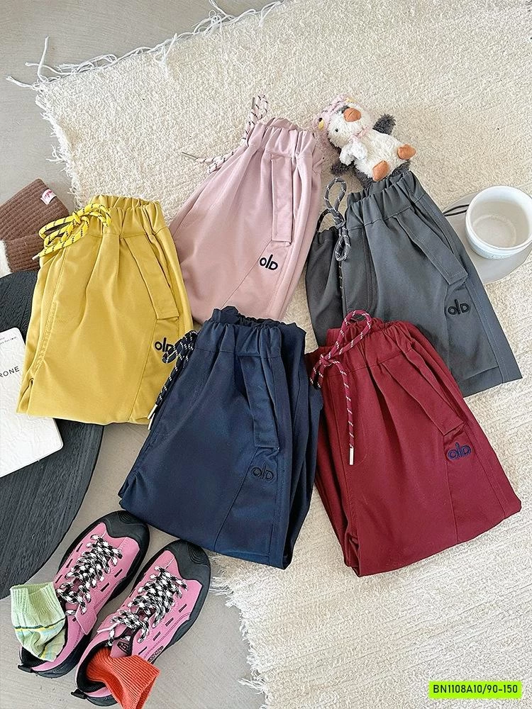 QUẦN BOM THÔ MỀM THÊU CHỮ