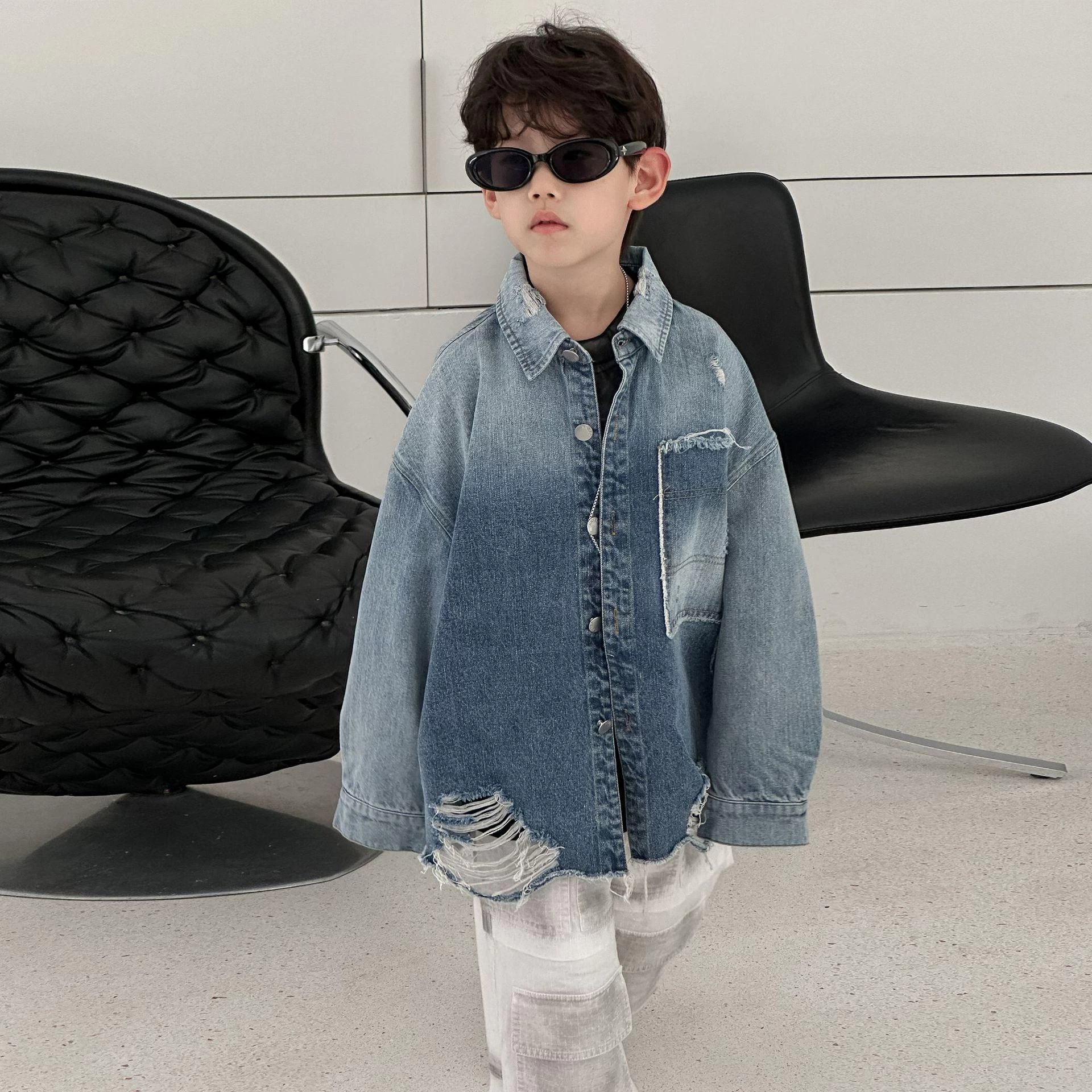 KHOÁC DENIM MỎNG MÙA THU