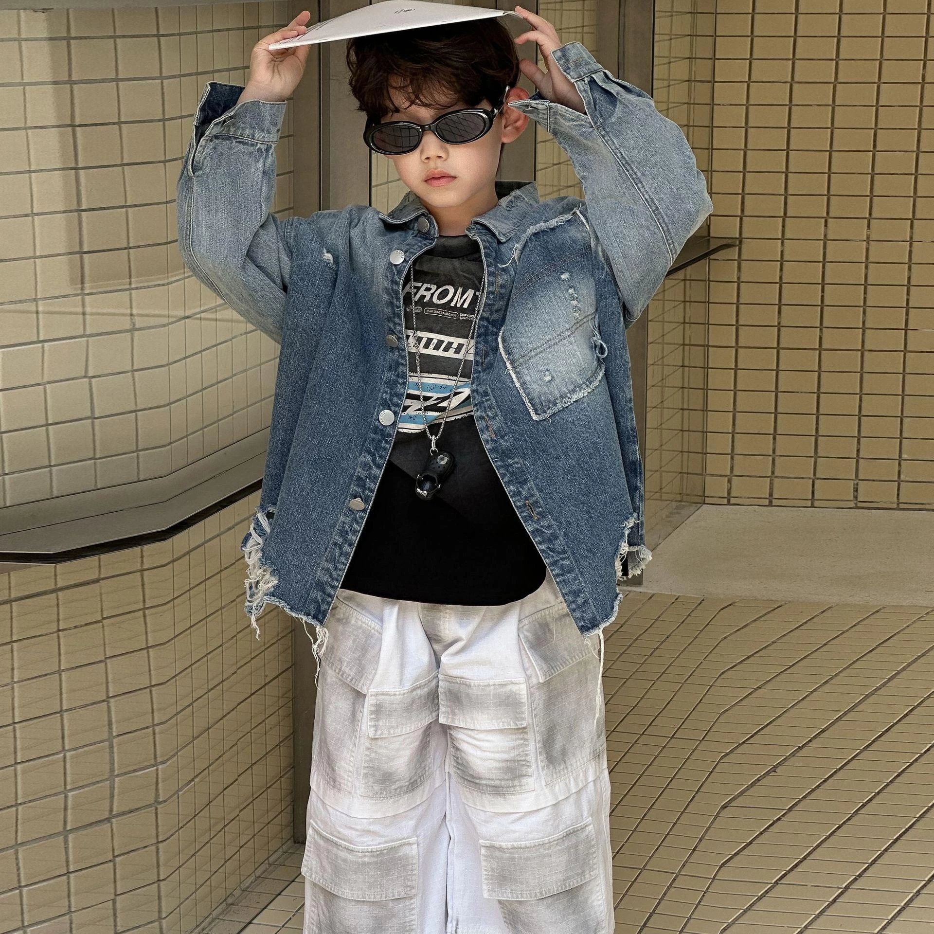 KHOÁC DENIM MỎNG MÙA THU