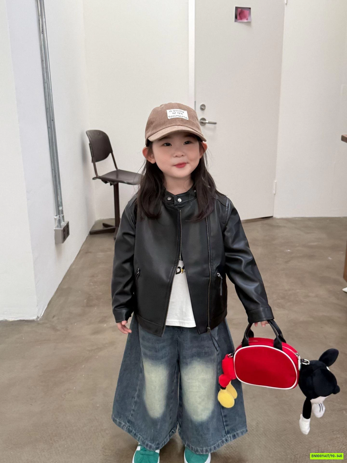 KHOÁC DA KHÓA CHÉO MIX JEANS ỐNG RỘNG