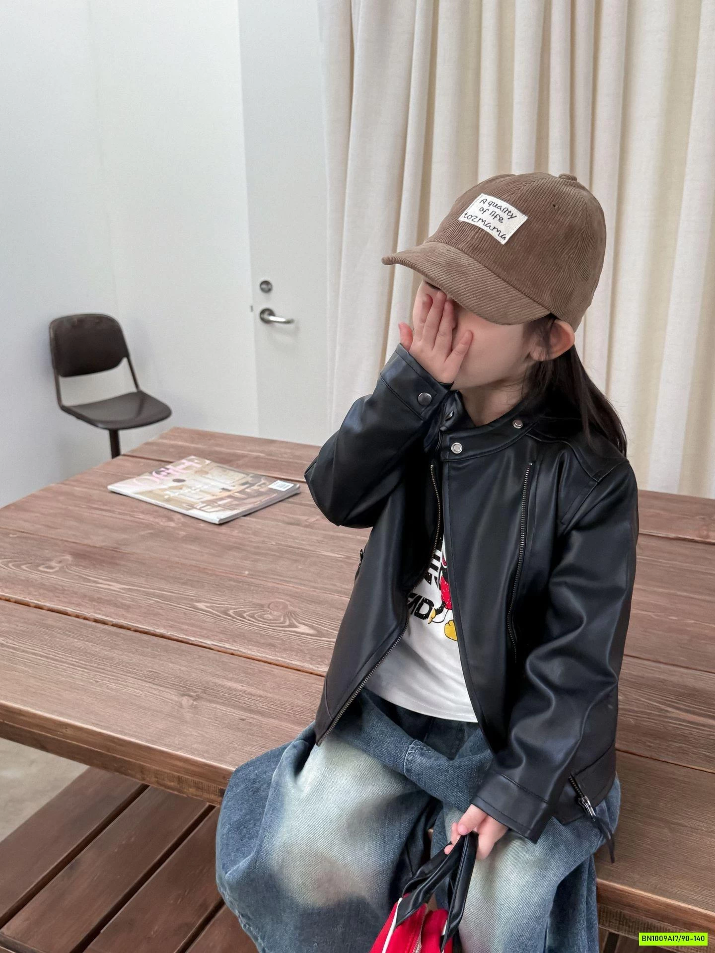 KHOÁC DA KHÓA CHÉO MIX JEANS ỐNG RỘNG