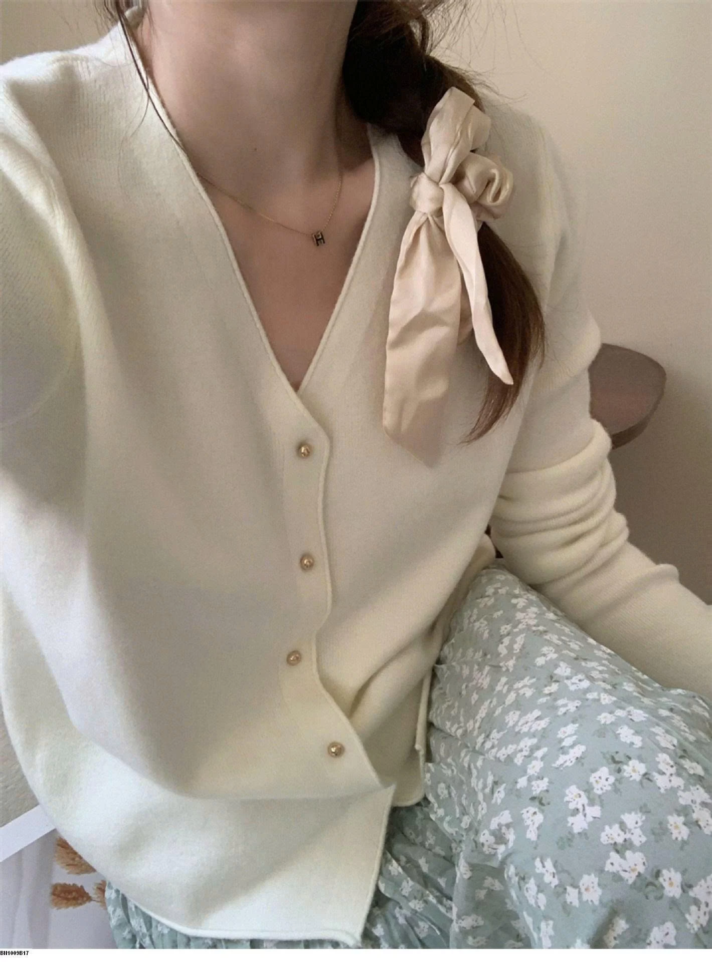 KHOÁC LEN MỎNG CỔ TIM