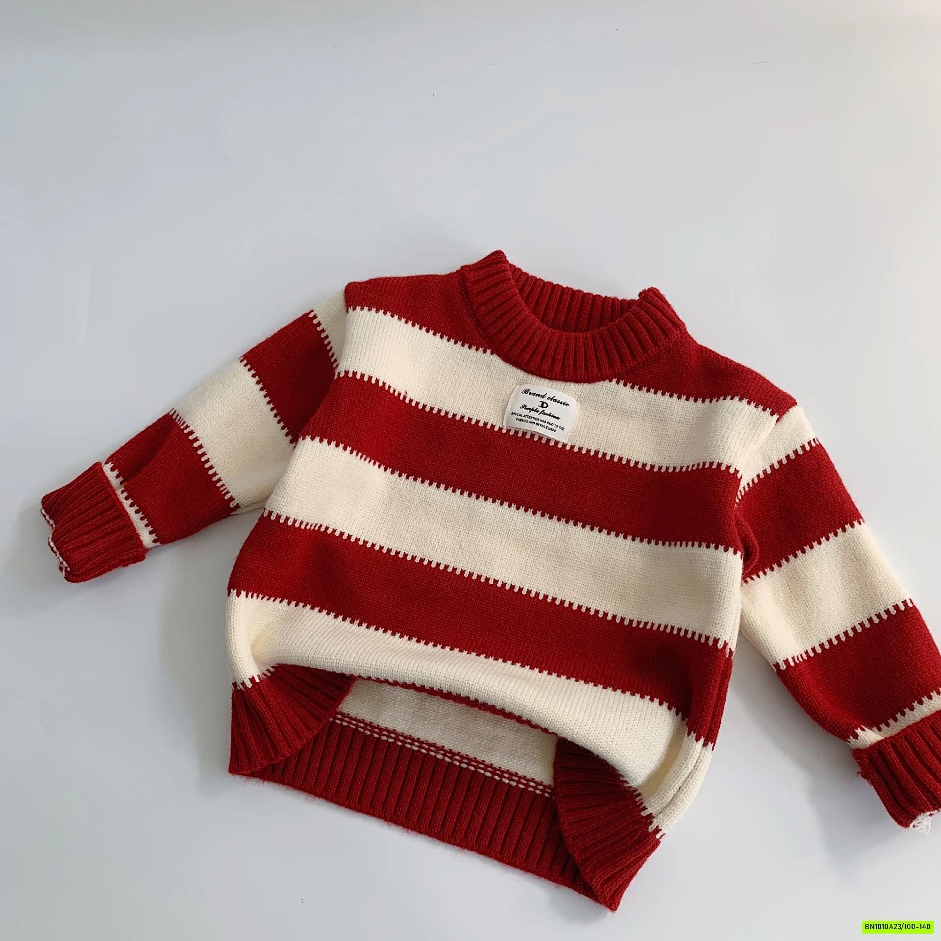 ÁO LEN CỔ TRÒN KẺ ĐỎ