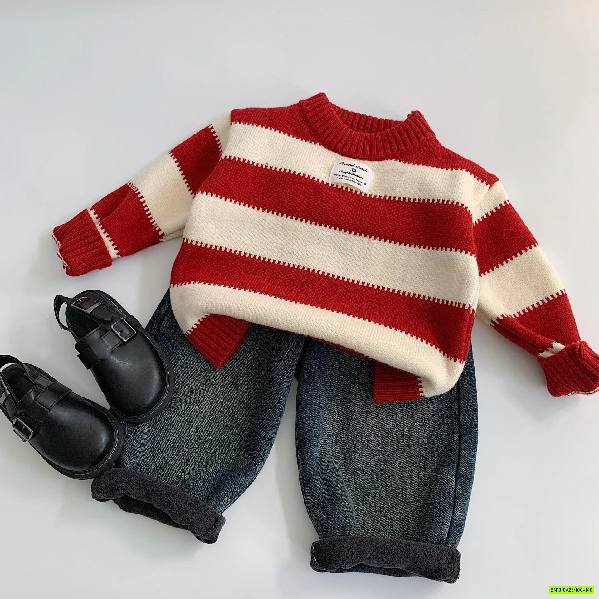 ÁO LEN CỔ TRÒN KẺ ĐỎ