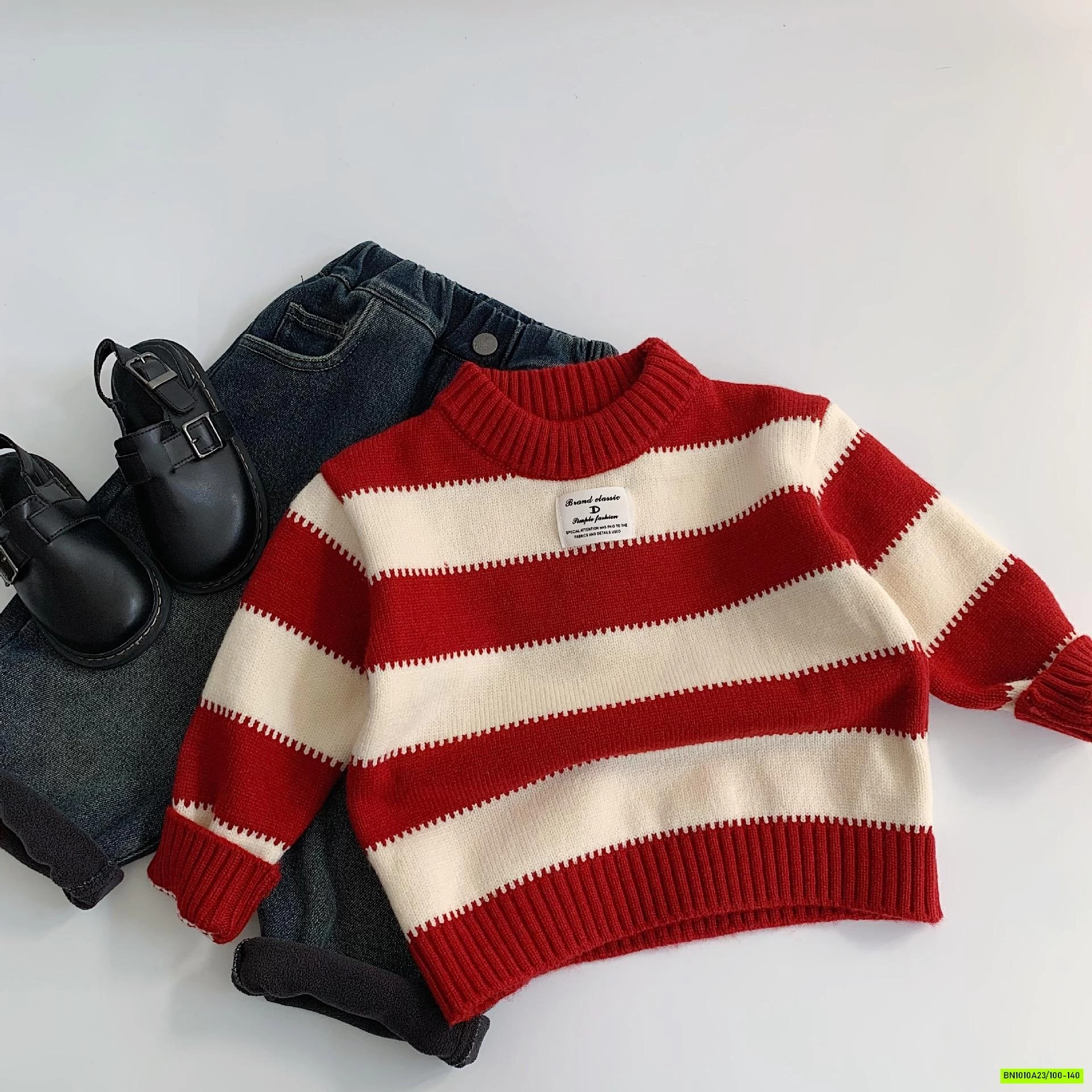 ÁO LEN CỔ TRÒN KẺ ĐỎ