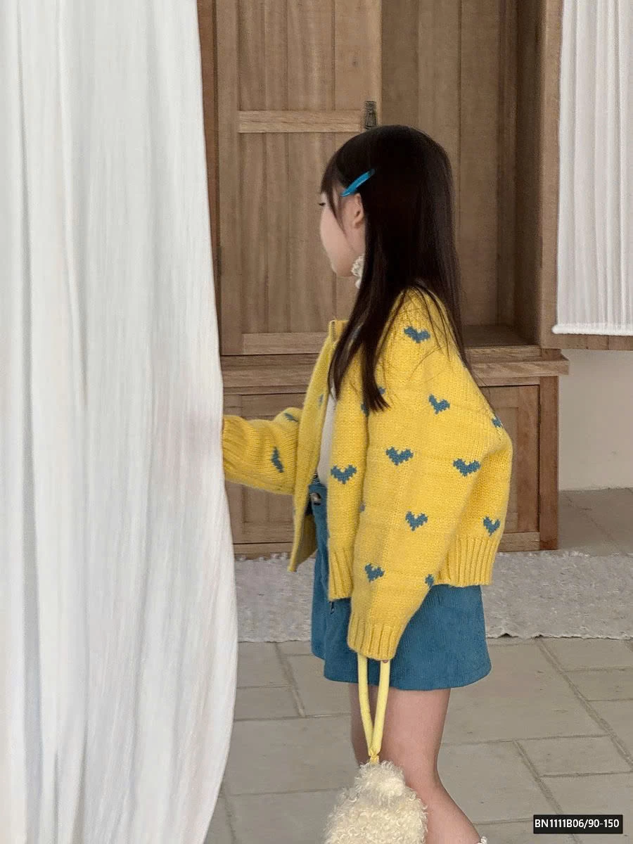 ÁO KHOÁC LEN VÀNG TRÁI TIM