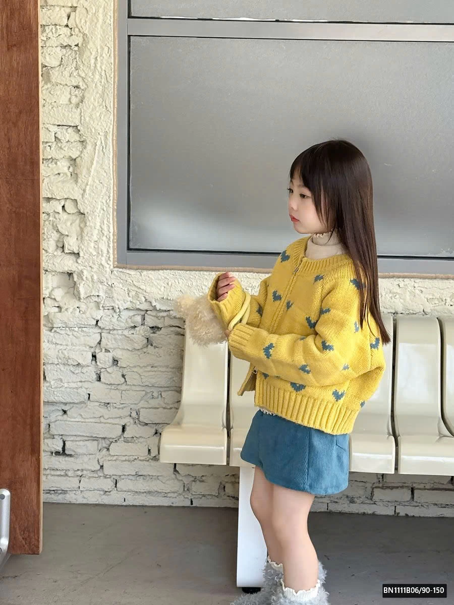 ÁO KHOÁC LEN VÀNG TRÁI TIM