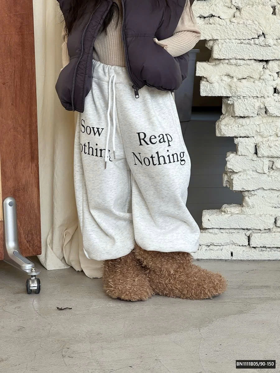 QUẦN NỈ DÁNG RỘNG IN CHỮ