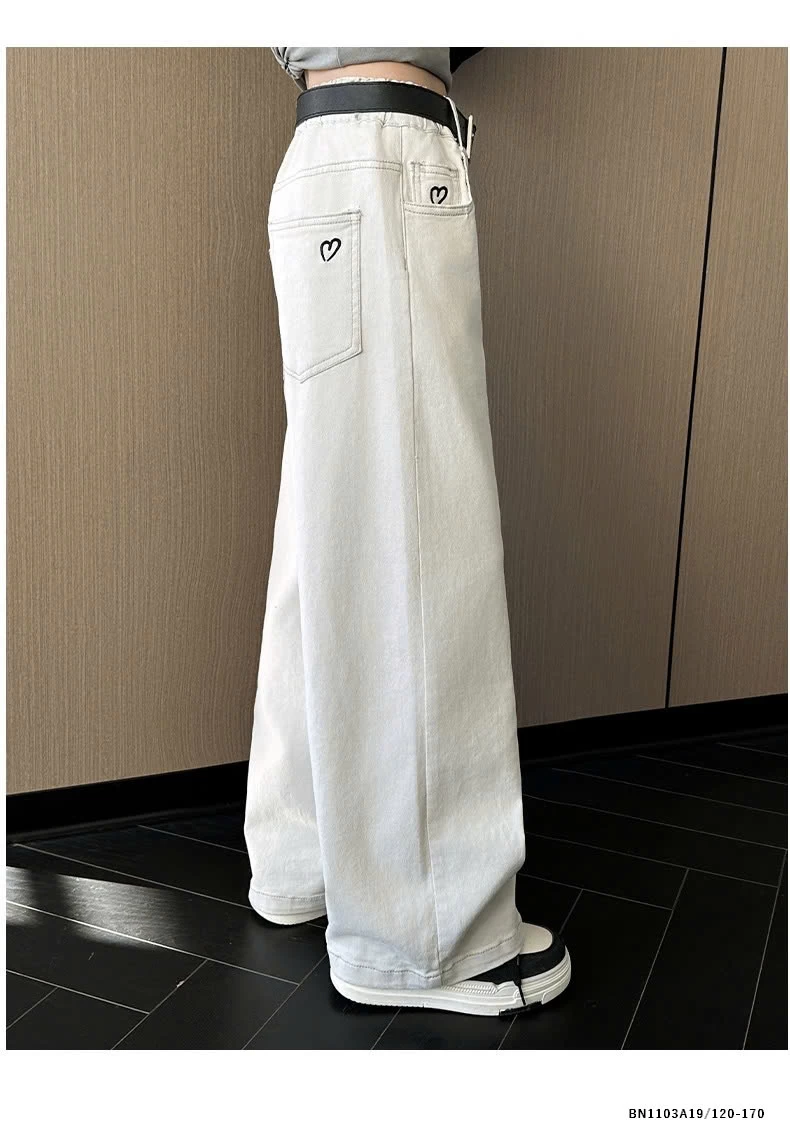 JEANS SUÔNG THÊU TRAI TIM TÚI