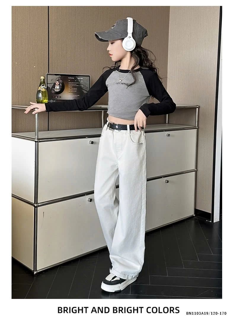 JEANS SUÔNG THÊU TRAI TIM TÚI