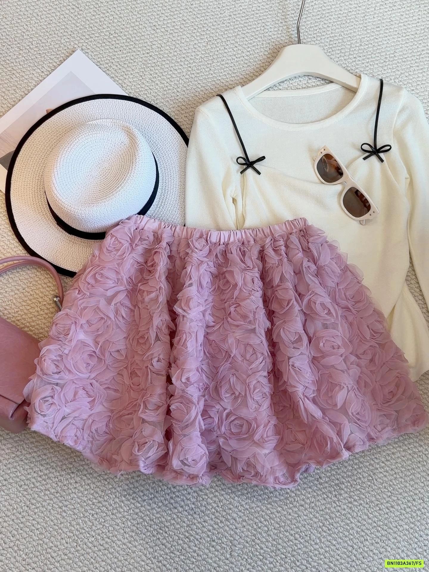 CHÂN VÁY XÒE HOA HỒNG 3D