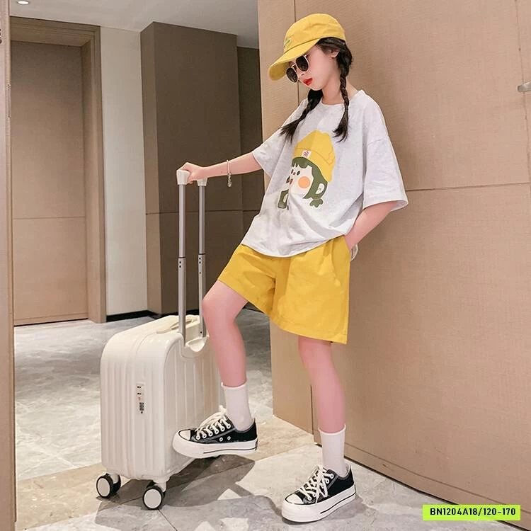 BỘ CÔ GÁI SHORT VÀNG