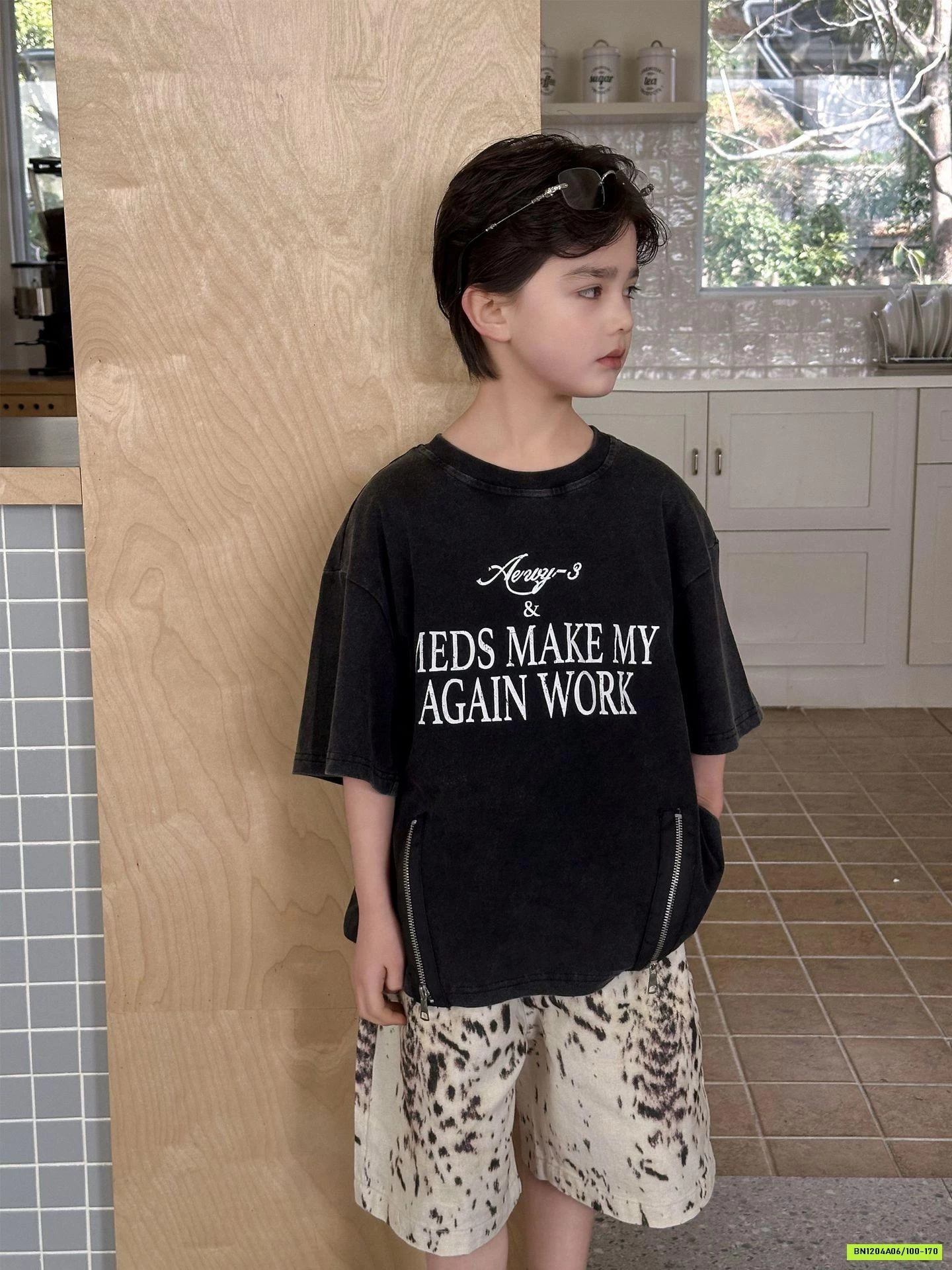 ÁO THUN ĐEN BẠC MÀU IN CHỮ HANYA