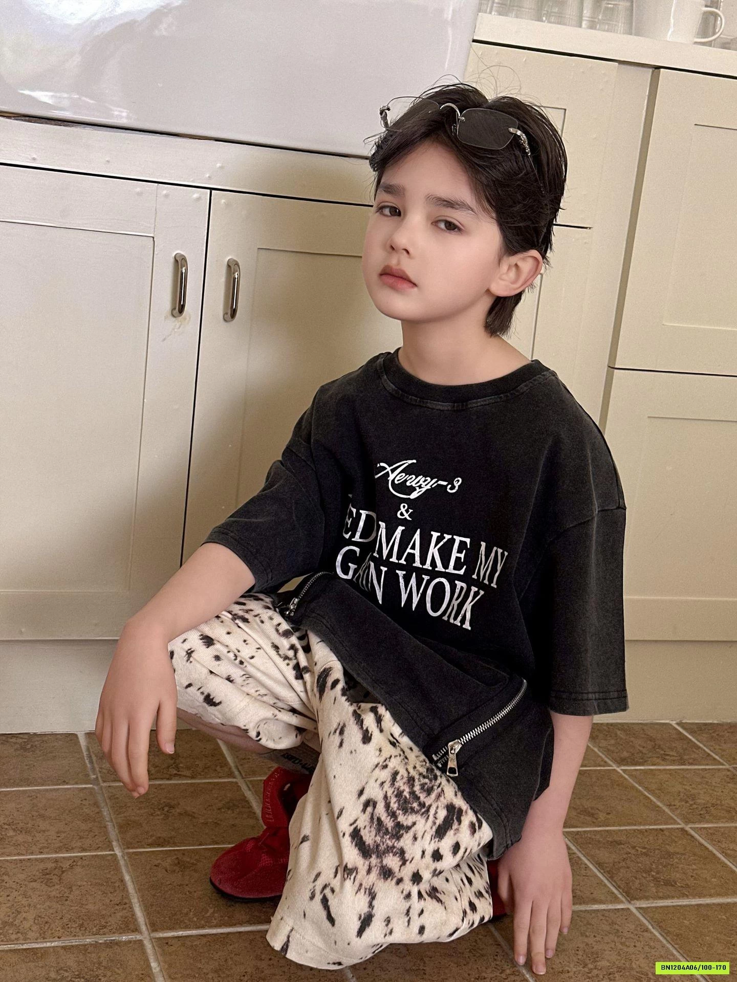 ÁO THUN ĐEN BẠC MÀU IN CHỮ HANYA