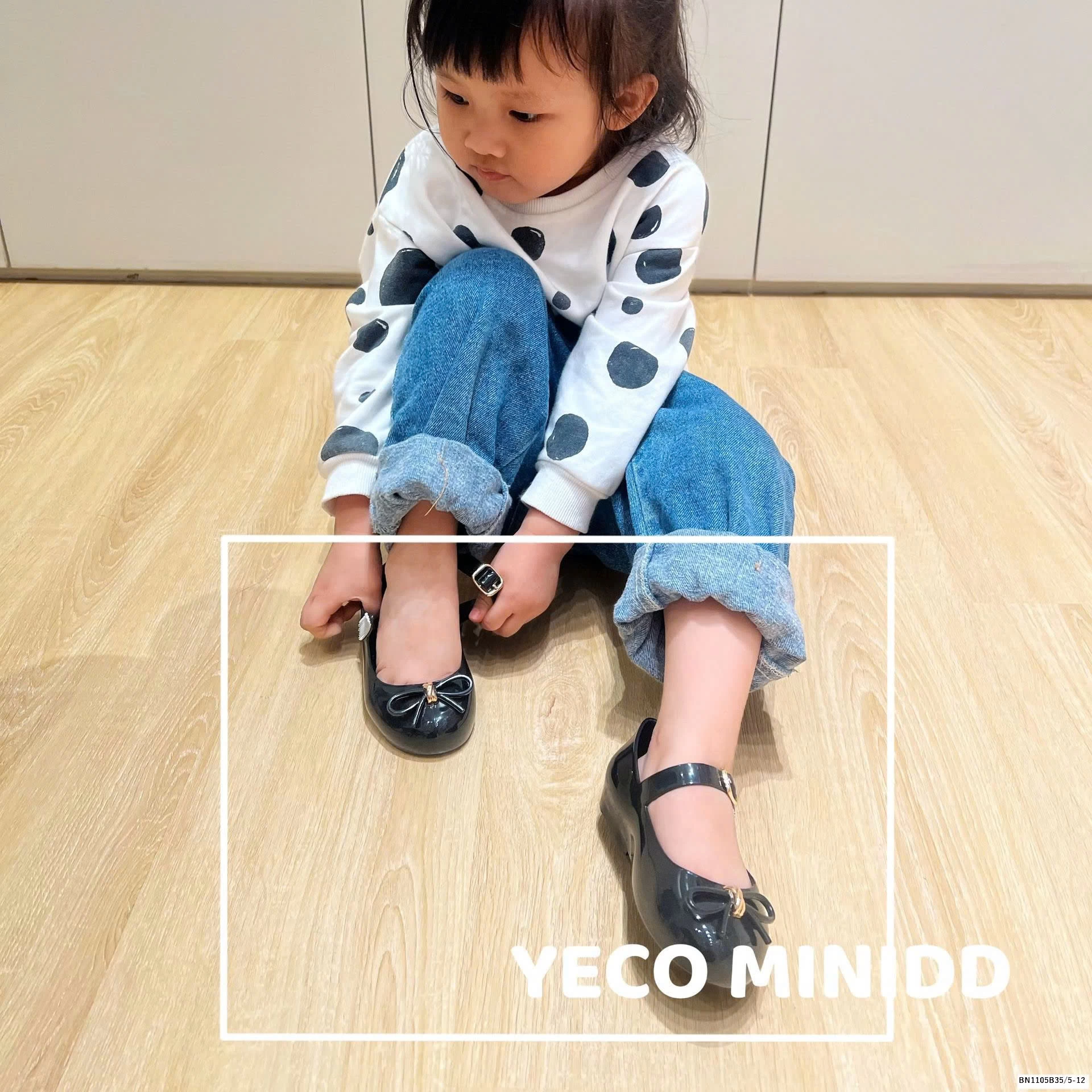 GIÀY NHỰA MIDI Đ