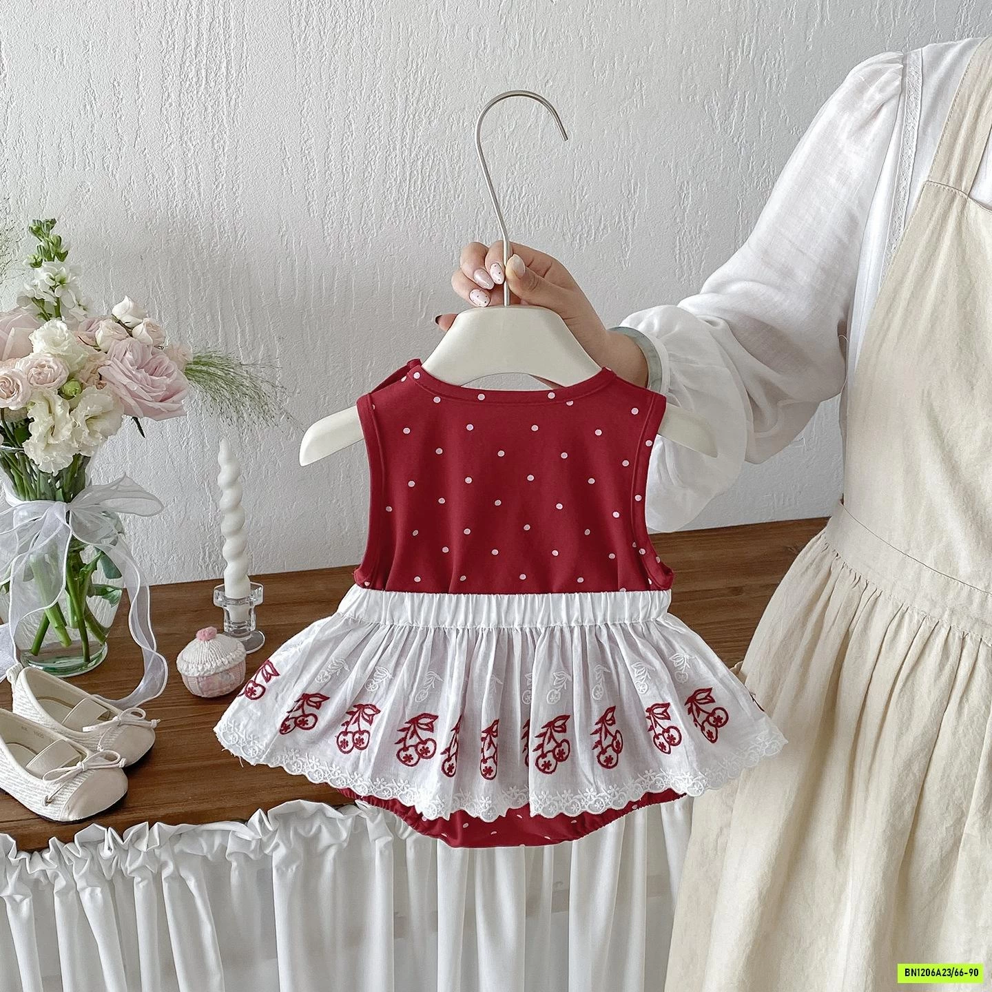 ROMPER ĐỎ KÈM CHÂN VÁY KITTY