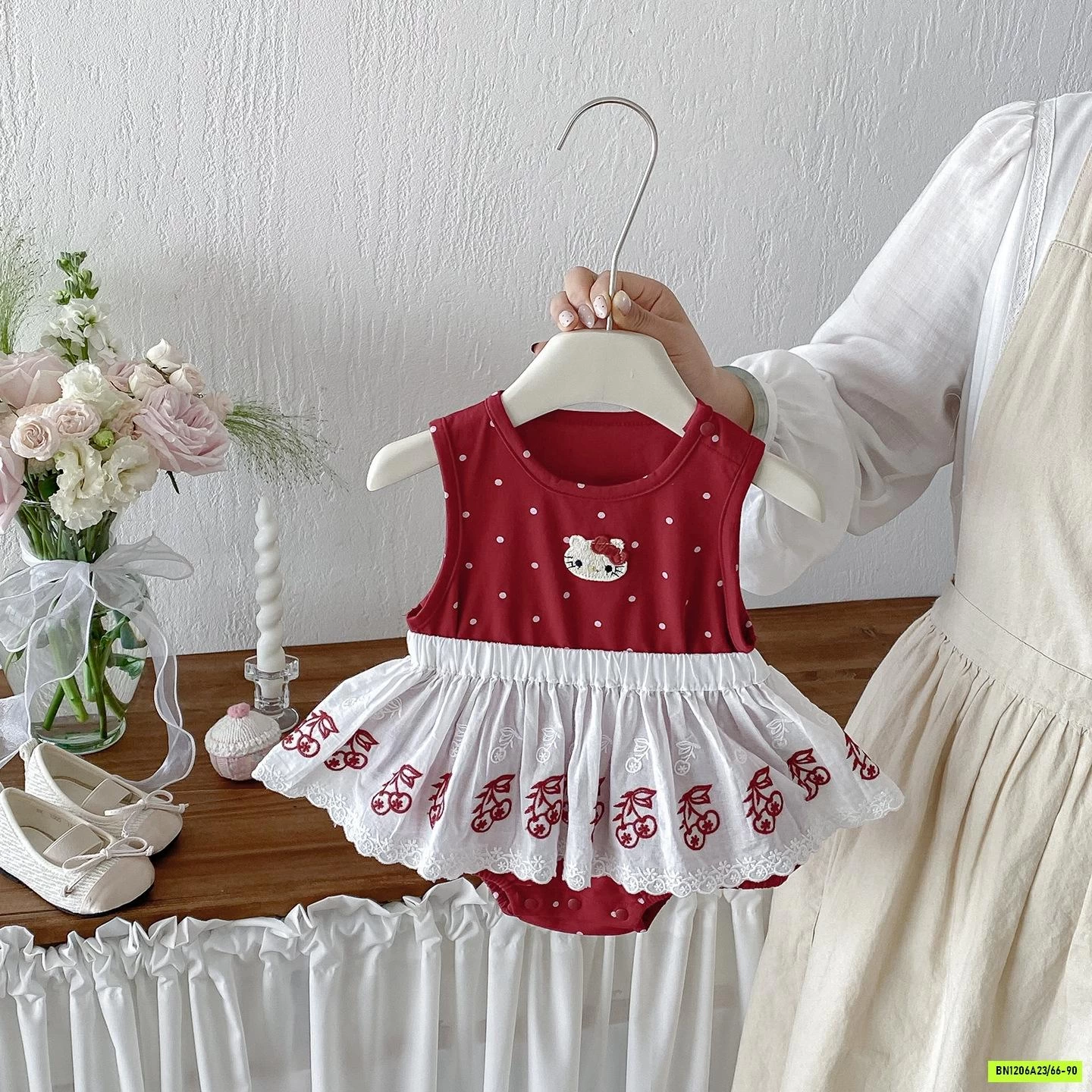 ROMPER ĐỎ KÈM CHÂN VÁY KITTY