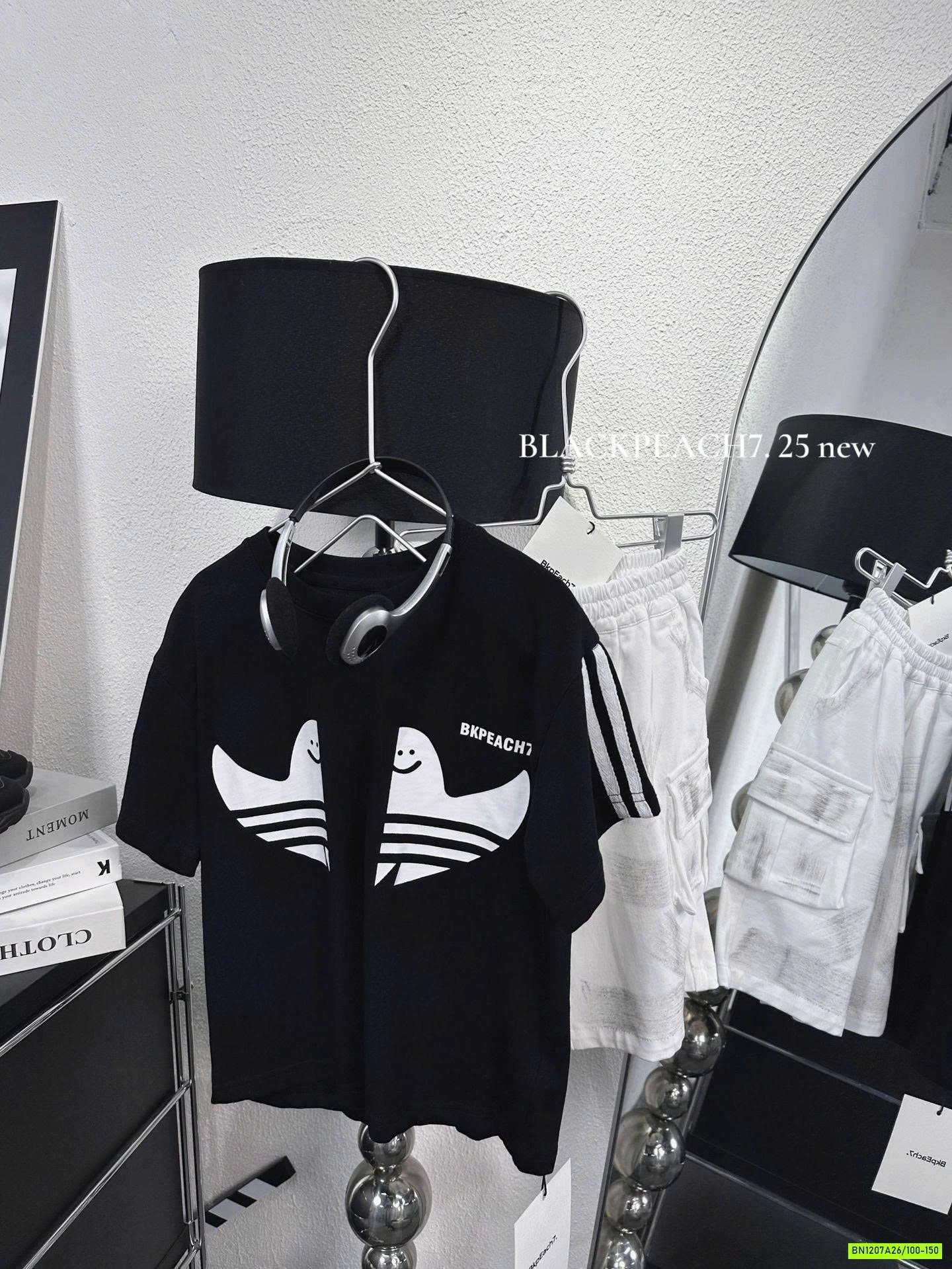 ÁO ĐEN GOSH SỌC VAI