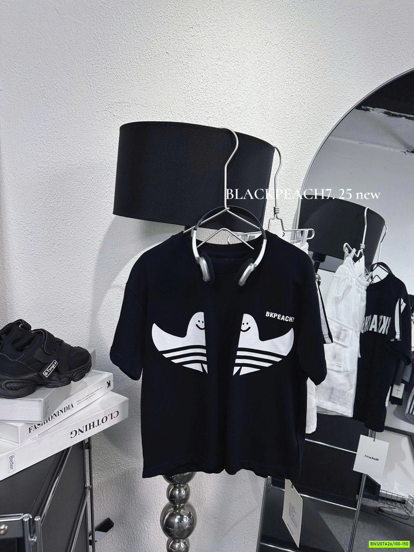 ÁO ĐEN GOSH SỌC VAI