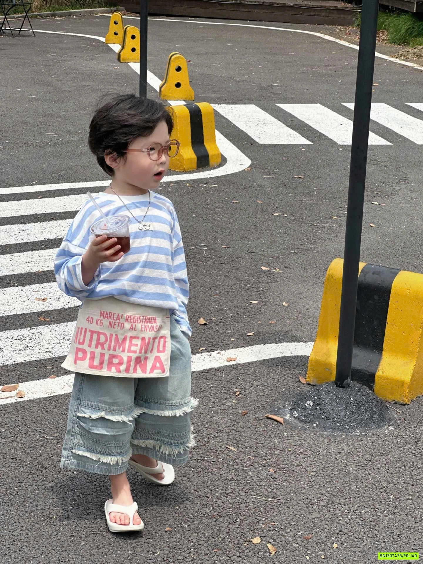 JEANS LỠ TUA GỐI CÁ TÍNH