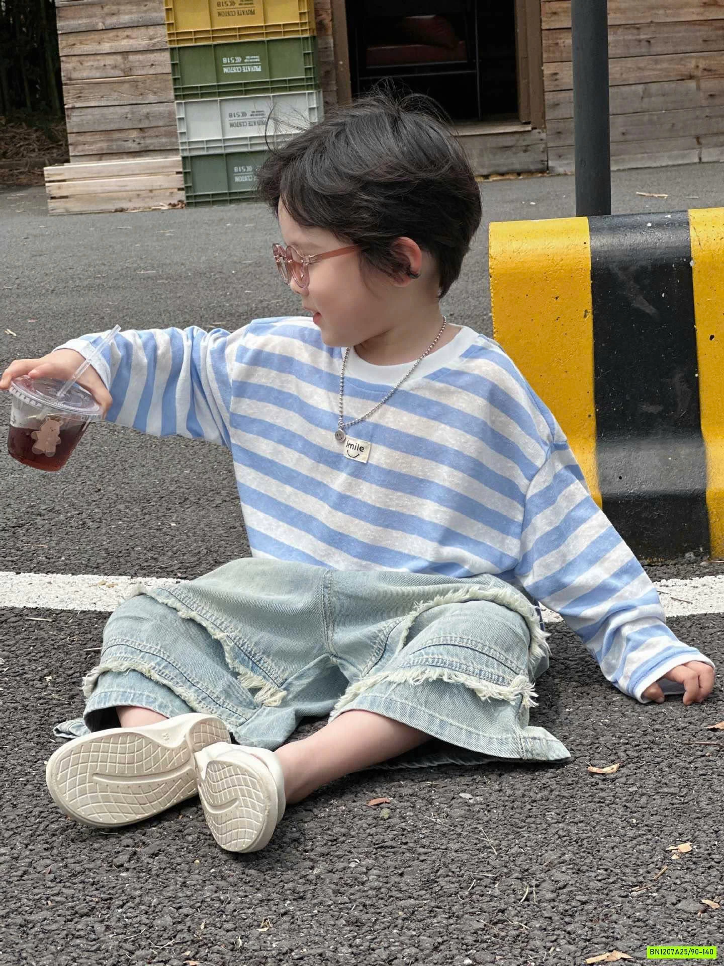 JEANS LỠ TUA GỐI CÁ TÍNH