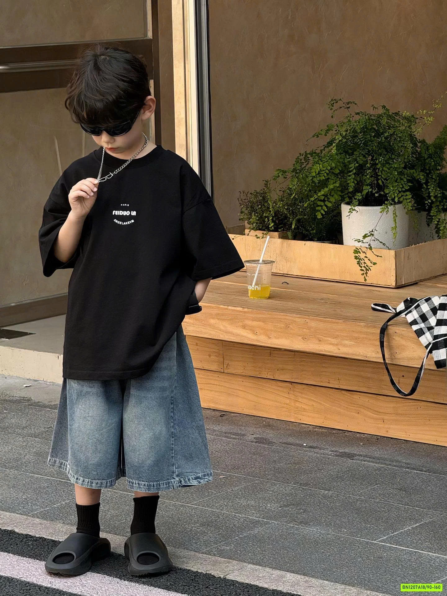 SÉT ÁO ĐEN IN HÌNH LƯNG MIX SHORT JEANS