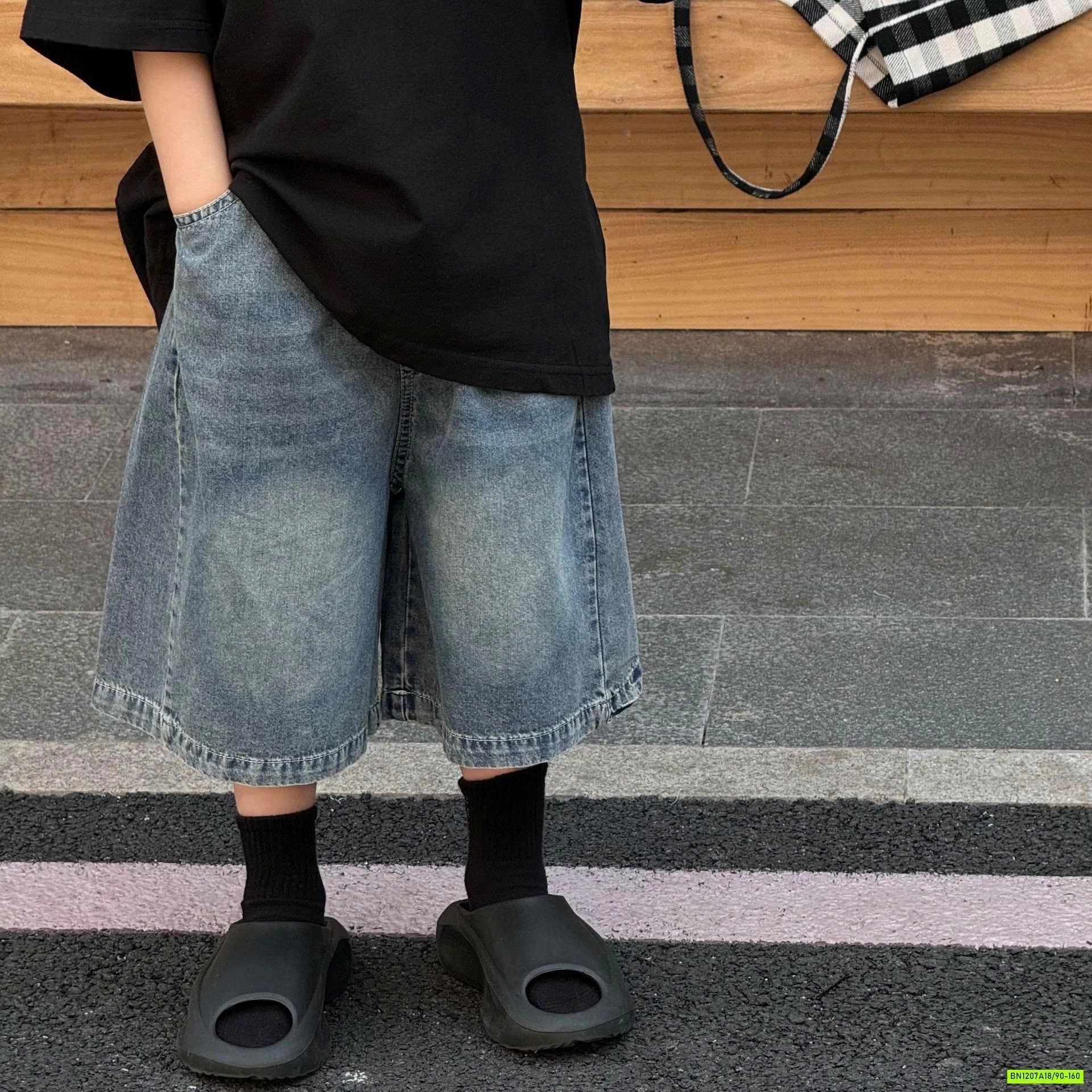 SÉT ÁO ĐEN IN HÌNH LƯNG MIX SHORT JEANS