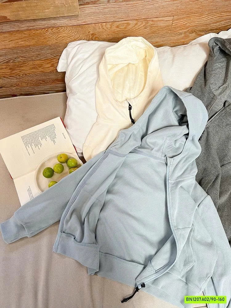 KHOÁC NỈ LIỀN MŨ 24T050 AMBB