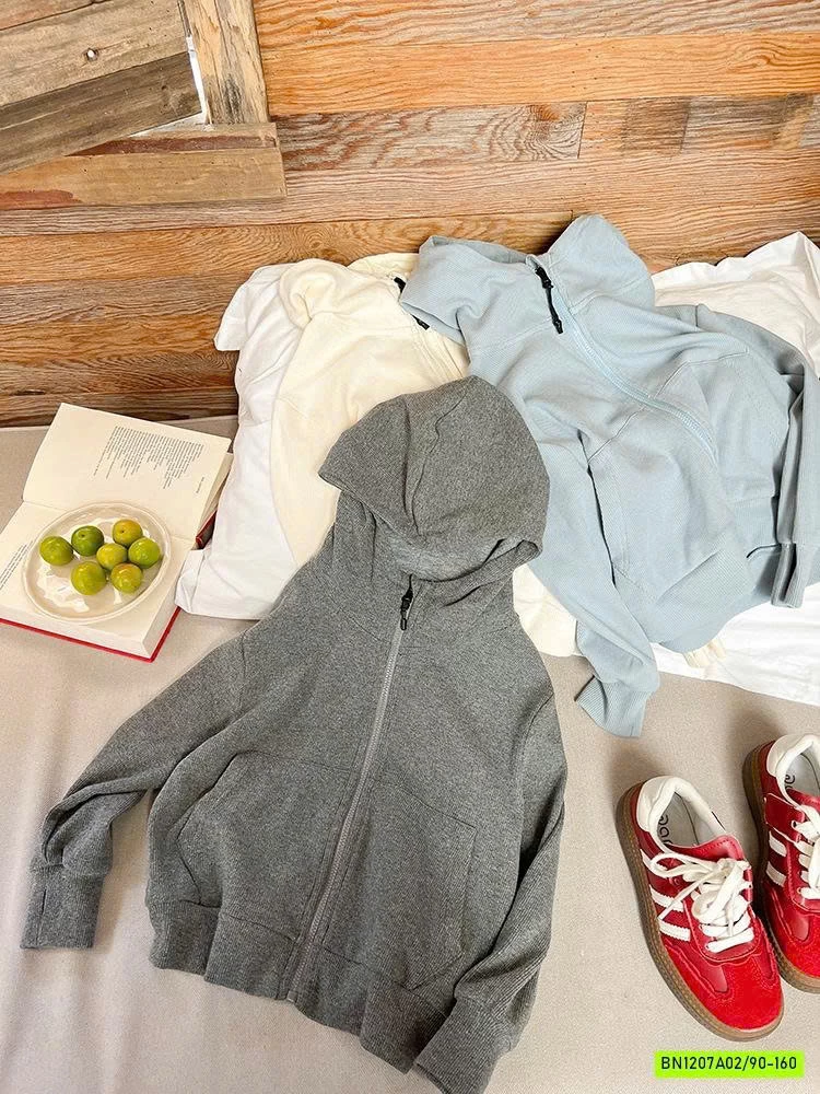 KHOÁC NỈ LIỀN MŨ 24T050 AMBB