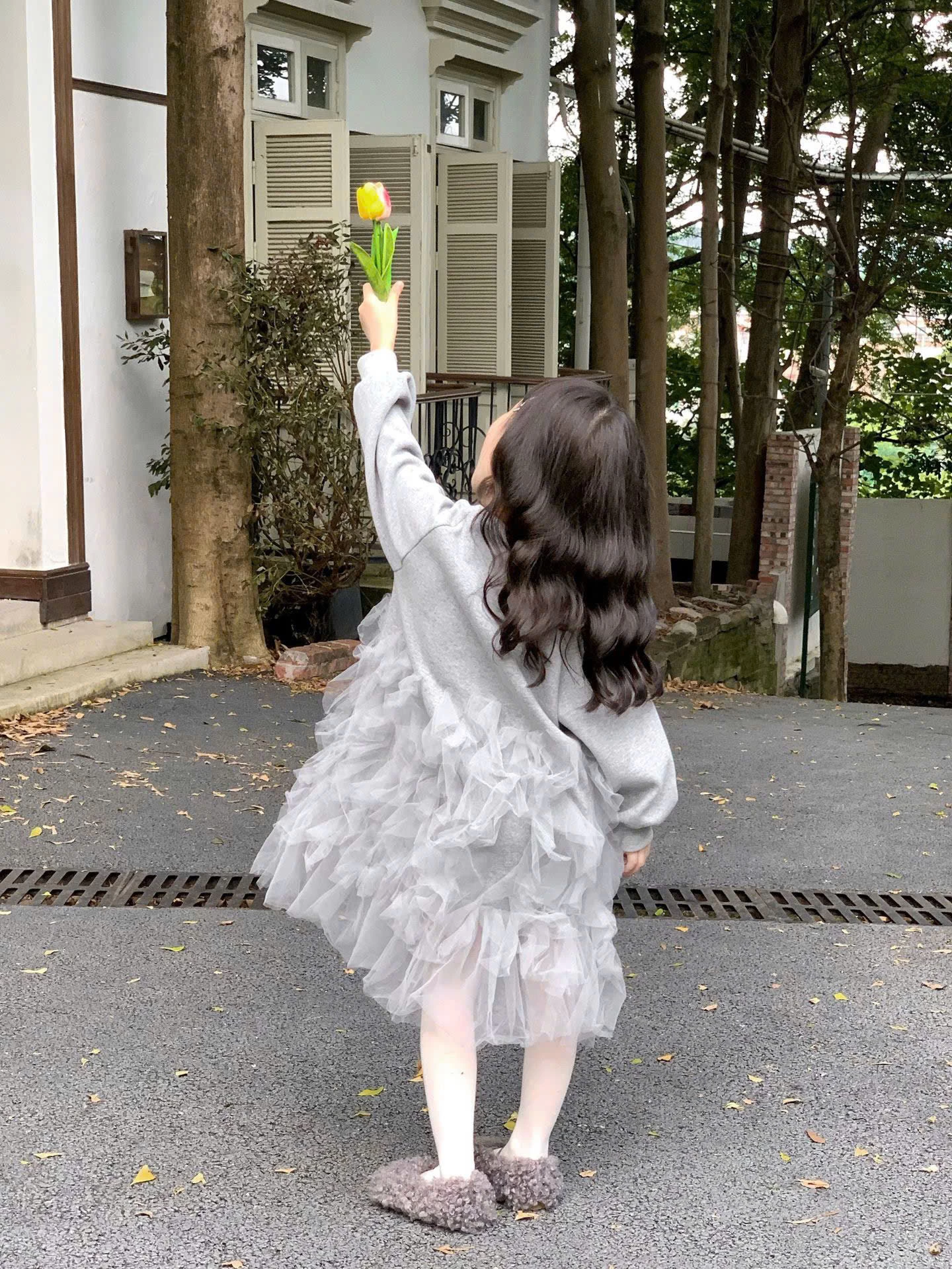 VÁY NỈ XÁM PHỐI TUA DUA