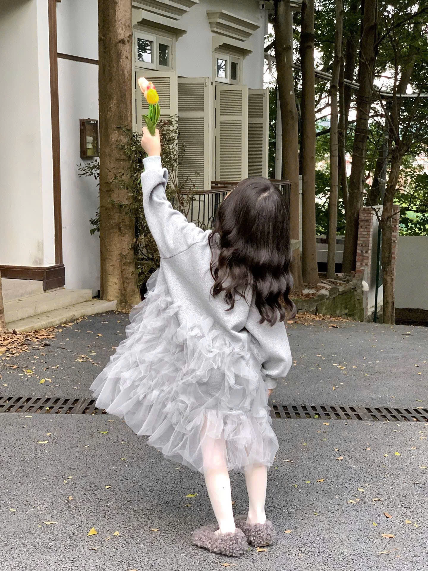 VÁY NỈ XÁM PHỐI TUA DUA