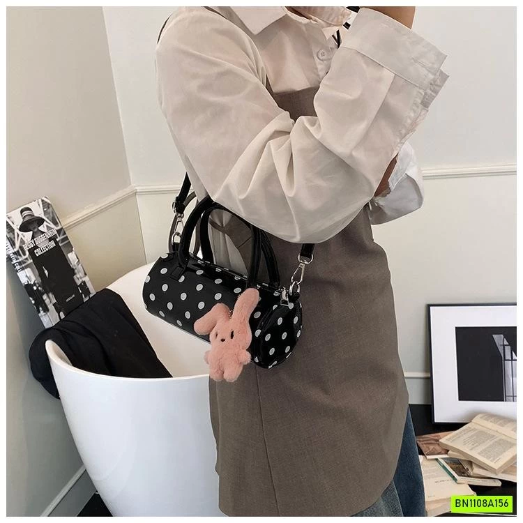 TÚI TRỐNG CHẤM BI KÈM MÓC THỎ