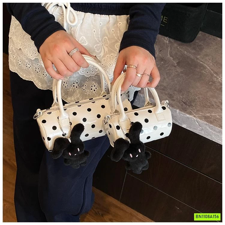 TÚI TRỐNG CHẤM BI KÈM MÓC THỎ