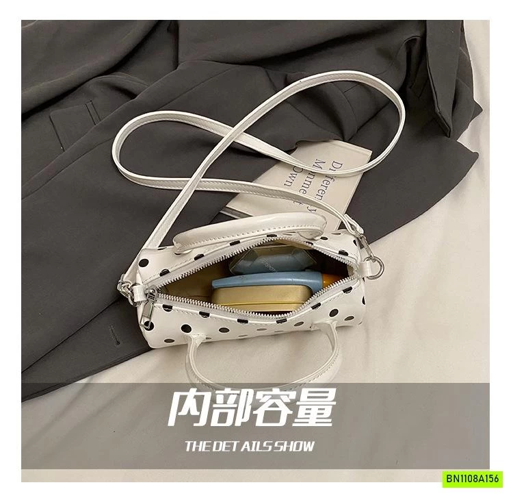 TÚI TRỐNG CHẤM BI KÈM MÓC THỎ