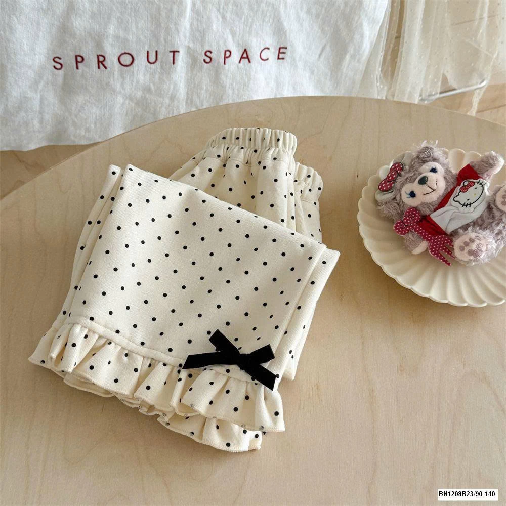 QUẦN CHẤM BI VIỀN BÈO NƠ CHO BÉ GÁI