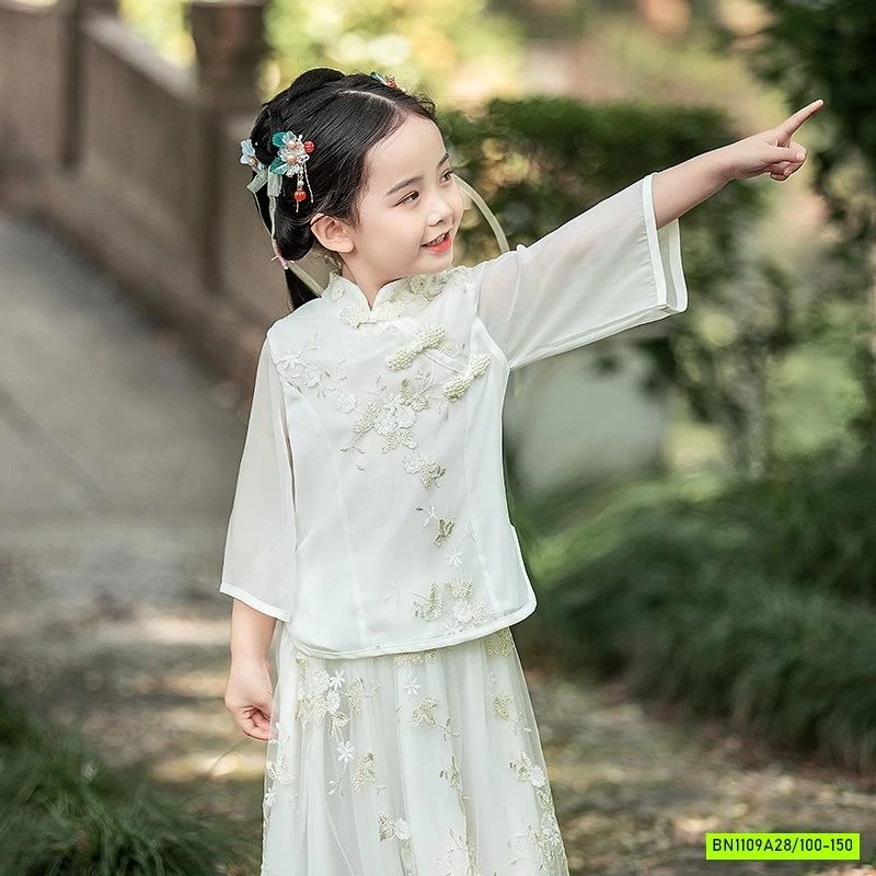 VÁY CỔ TRANG TRẮNG THÊU HOA