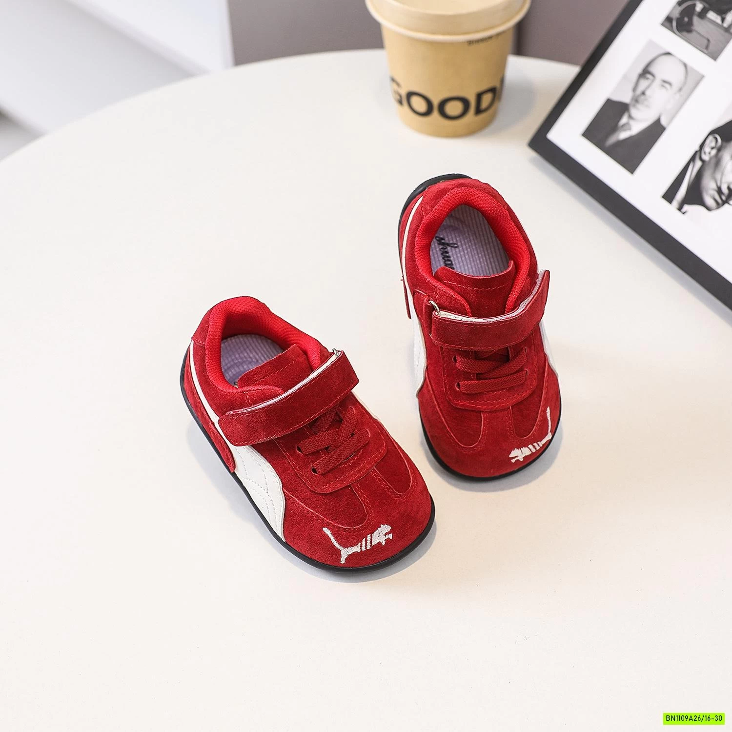 GIÀY DA LỘN THÊU LOGO QUAI DÁN